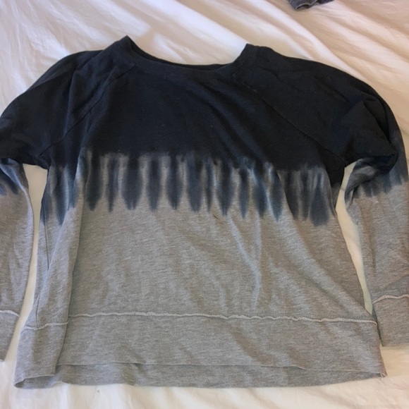 Variety of 14 hoodies - Picture 15 of 15